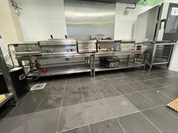 Waterleiding aansluiting voor broodoven.
