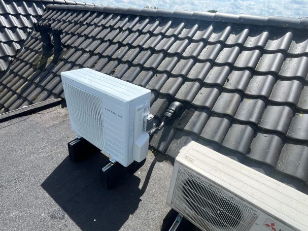 Installatie van Intergas X-treme hybride warmtepomp.