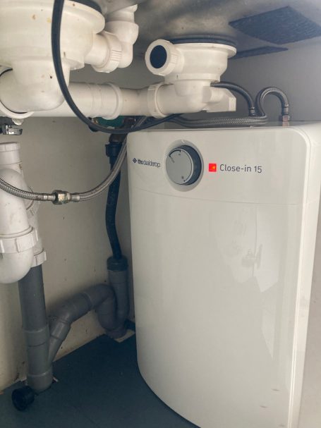 Keukenboiler geplaatst in Amsterdam.
